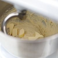 鲜奶红豆吐司的做法图解1
