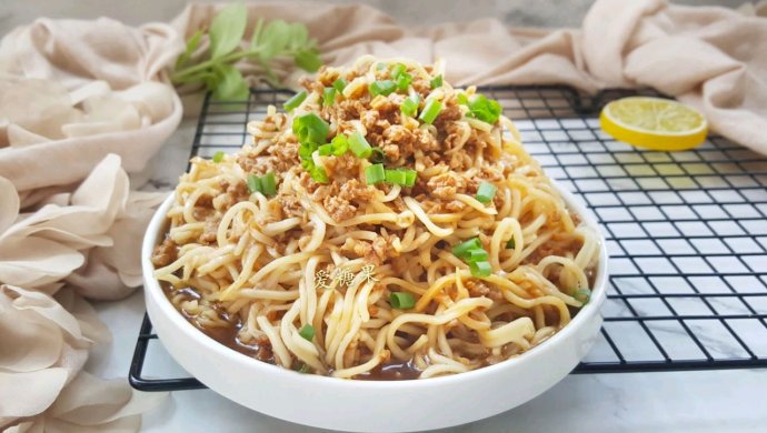 肉沫拌面