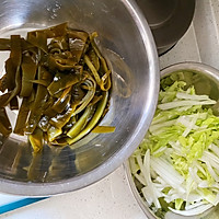 清肠刮脂汤—白菜海带冻豆腐汤的做法图解2