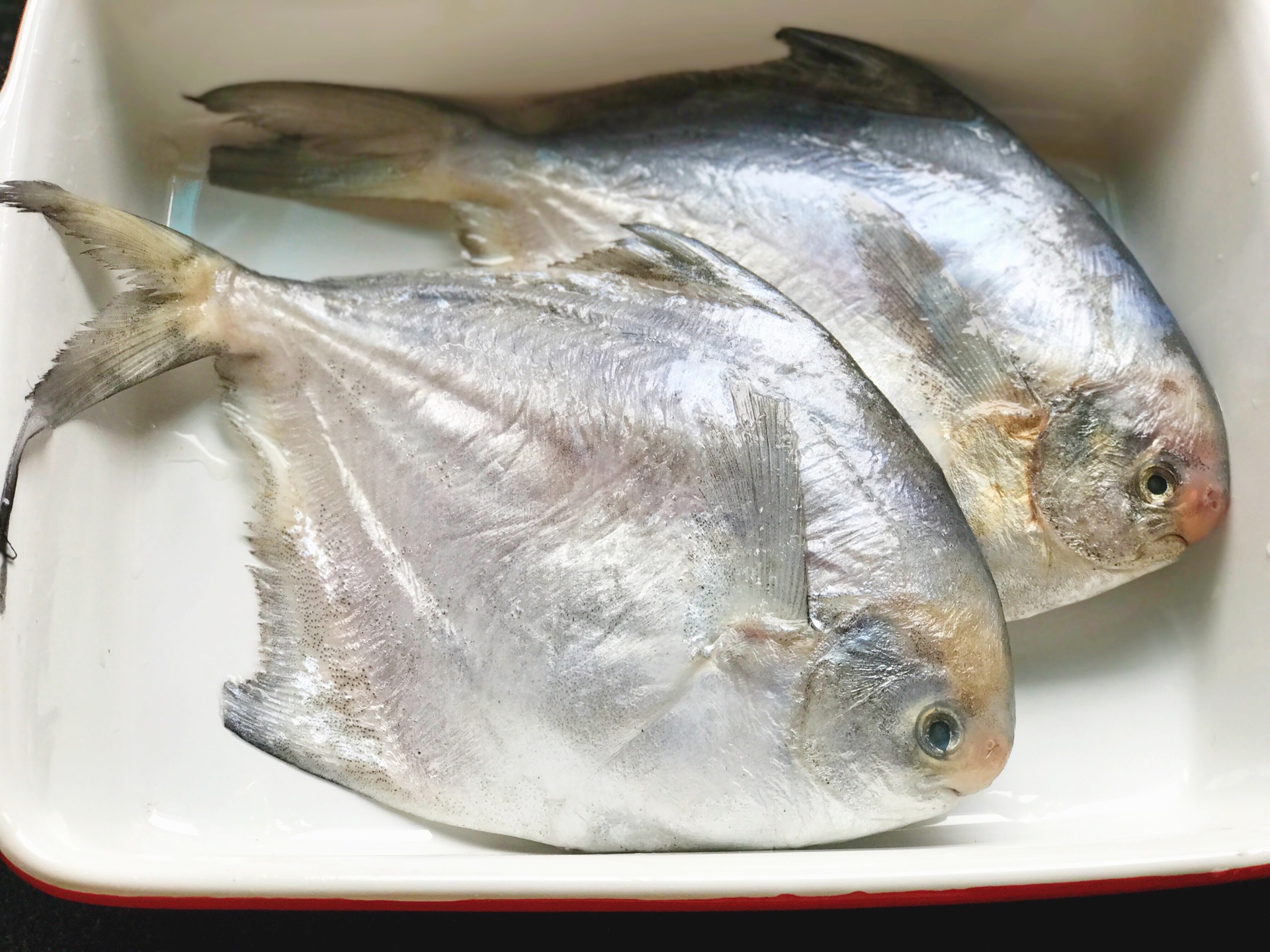 ㊙️无敌好吃的红烧鳊鱼,㊙️无敌好吃的红烧鳊鱼的家常做法 - 美食杰㊙️无敌好吃的红烧鳊鱼做法大全