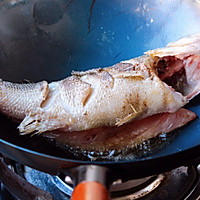 秋吃鲈鱼正当时家常炖鲈鱼的做法图解5