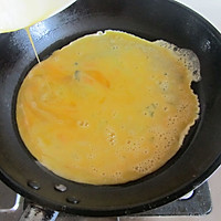 青椒蟹味菇炒鸡蛋的做法图解3