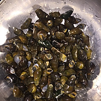 紫苏炒山坑螺的做法图解1