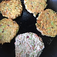 专治不吃豆腐的你～虾仁豆腐蔬菜饼的做法图解2