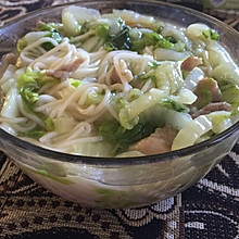 留学狗想家之黄芽菜肉丝面