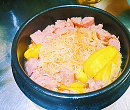 云南菜-菠萝蜜午餐肉粉丝汤的做法