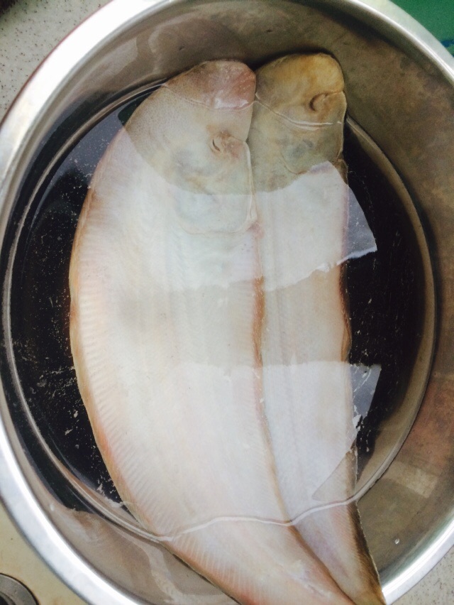 炸塔嘛鱼的做法图解1