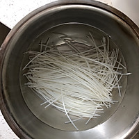 独家自制麻辣米线米粉懒人菜谱的做法图解1