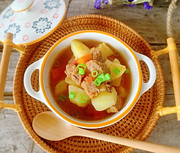 #夏日开胃餐#牛腩土豆胡萝卜汤的做法