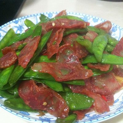 荷兰豆炒腊肠（超简家常版）