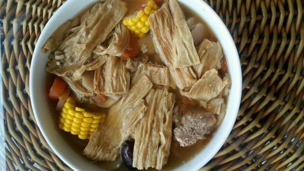 腐竹玉米排骨汤