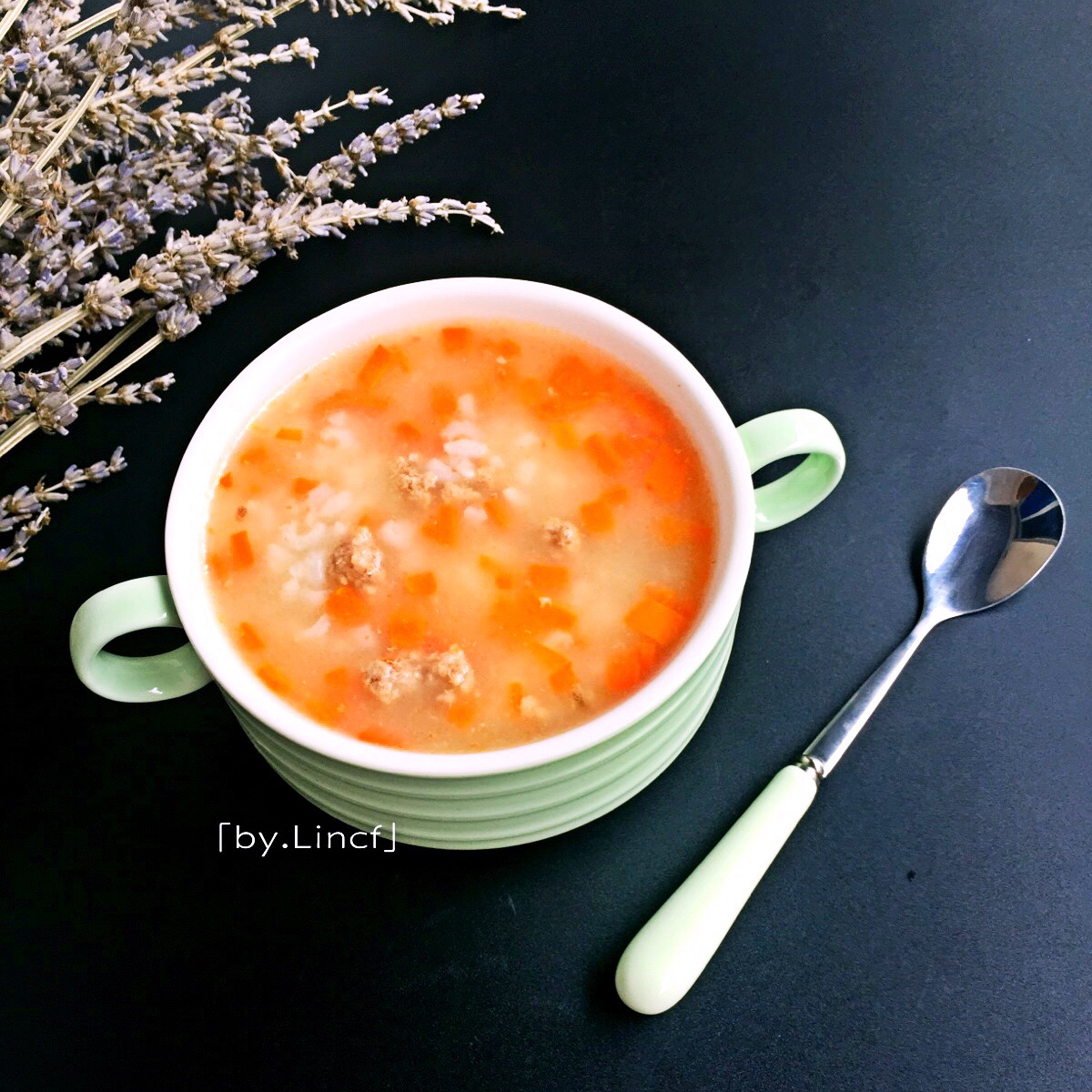 Congee with carrot and minced pork