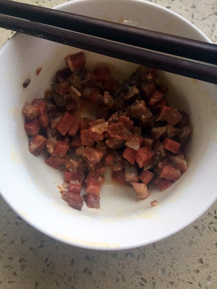 香菇猪肉饭的做法图解1