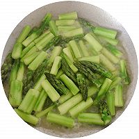 芦笋炒虾仁的做法图解5