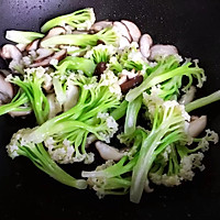 #憋在家里吃什么#小米椒鲜香菇炒菜花的做法图解14