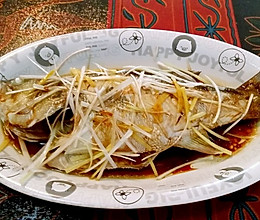 宝宝辅食菜谱:清蒸鲈鱼的做法