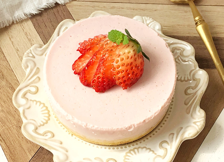 酸奶草莓慕斯的做法