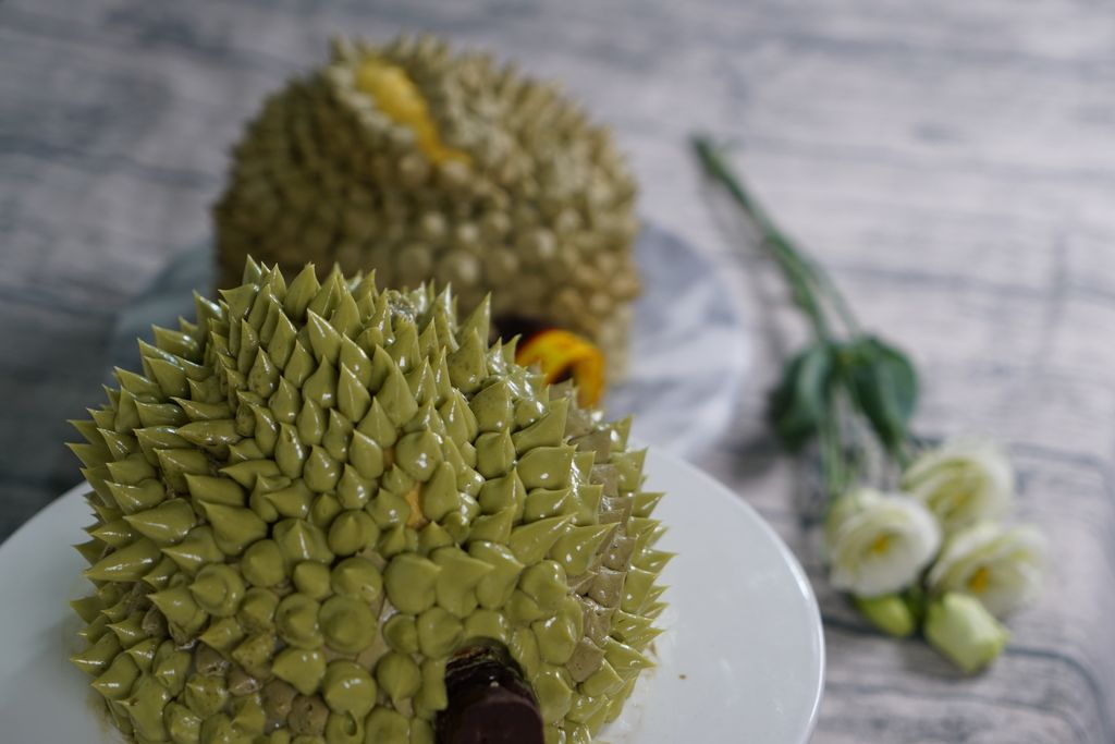 Durian cake decorated with cream+