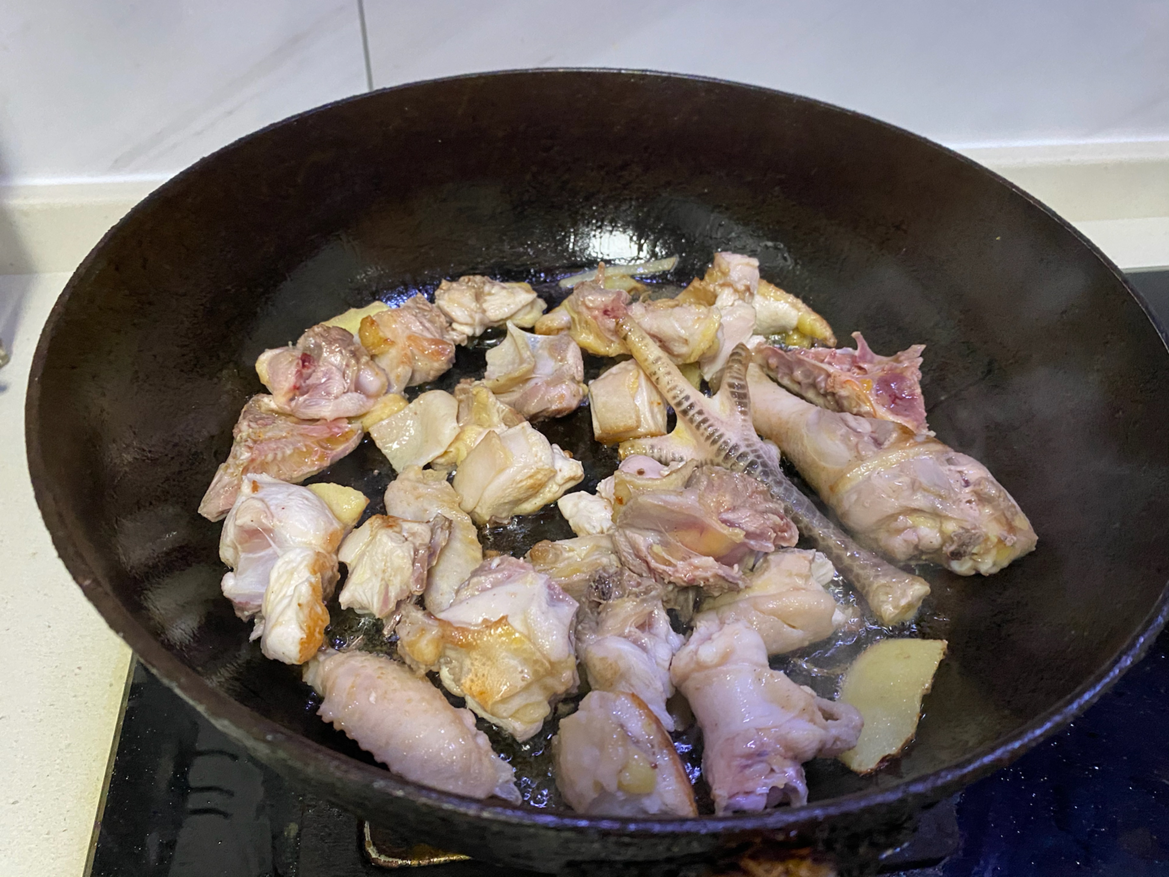 香菇焖鸡怎么做_香菇焖鸡的做法_豆果美食