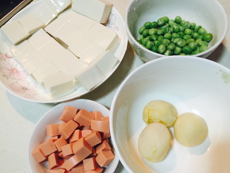 蛋黄豆腐的做法图解1
