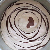 巧克力拉花戚风蛋糕的做法图解13