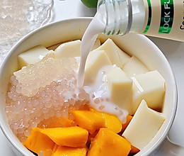 秋天的第一份甜品椰香芒果奶冻甜品碗的做法