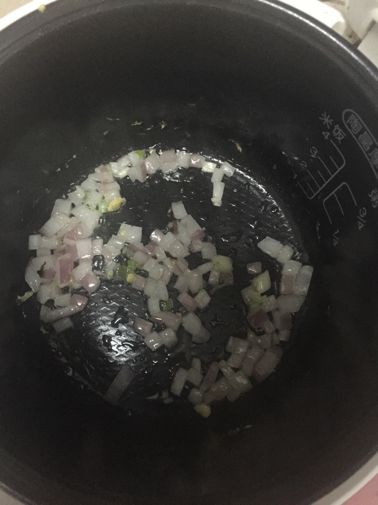 宿舍版——剩菜大处理之蛋炒饭的做法图解5