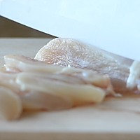 鸡胸肉片汤 让鸡胸肉好吃起来的方法 四的做法图解1