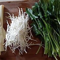 素食主义——菠菜拌豆皮的做法图解1