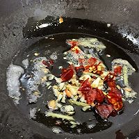 腊豆腐丝炒芹菜的做法图解6