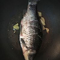 鲫鱼萝卜豆腐汤的做法图解5