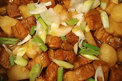 红烧肉焖土豆