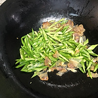 腊肉扁豆焖饭的做法图解2