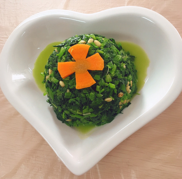 松子仁菠菜的做法