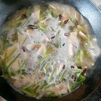 芹菜炖干豆腐的做法图解4