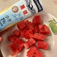 #在夏日饮饮作乐#炼乳美味冰西瓜的做法图解4