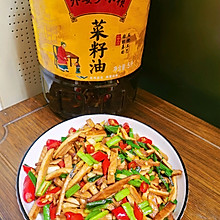 #向往的生活 就是外婆乡#大蒜子炒柴火腊香干