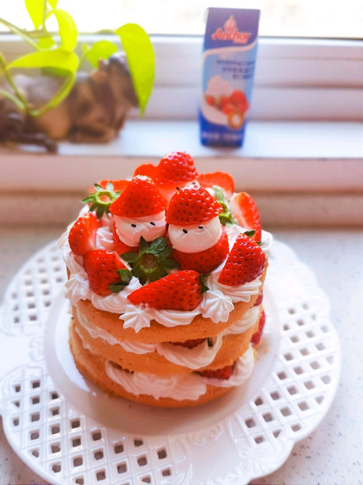 新年草莓裸蛋糕的做法