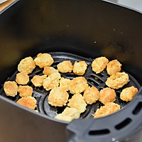 #感恩节烹饪挑战赛# 蒜香吐司条和鸡米花的做法图解3