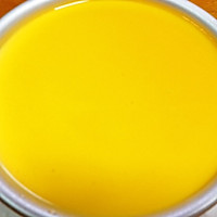 红心火龙果&芒果双色慕斯的做法图解2