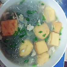 油豆腐肉片粉丝汤