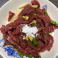 黑椒口蘑牛肉条的做法图解6