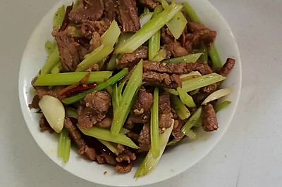 芹菜炒牛肉