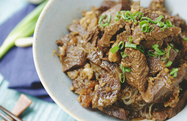 震惊！食肉兔不仅要吃牛肉，还要吃粉丝