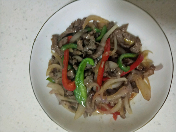 牛肉炒洋葱，家常小菜，