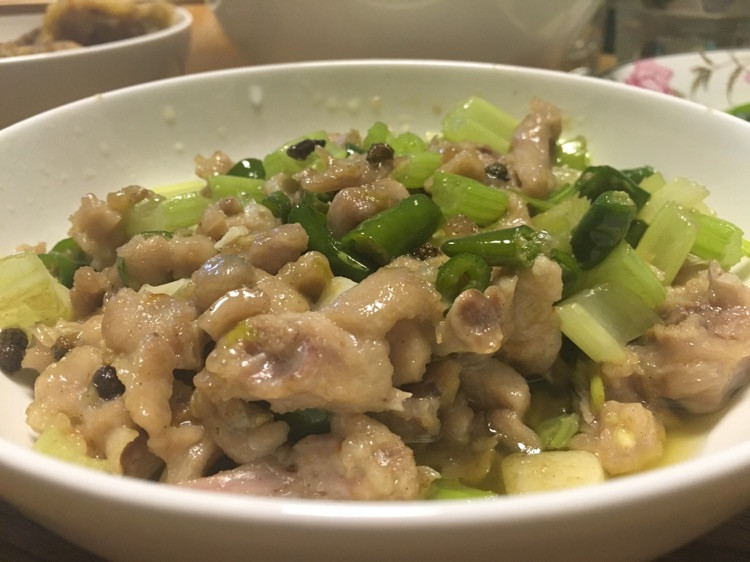 尖椒兔丁的做法