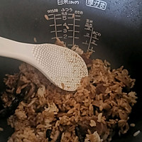#餐桌上的春日限定#电饭锅版煲仔饭的做法图解4