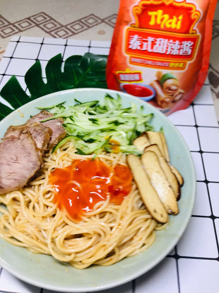 夏日泰式凉面～好吃的不行的做法