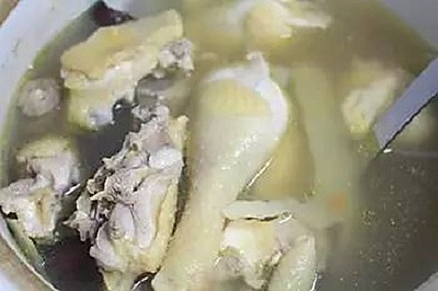 沙参玉竹炖鸡汤的做法