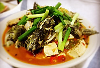 鲜椒黄辣丁炖豆腐的做法